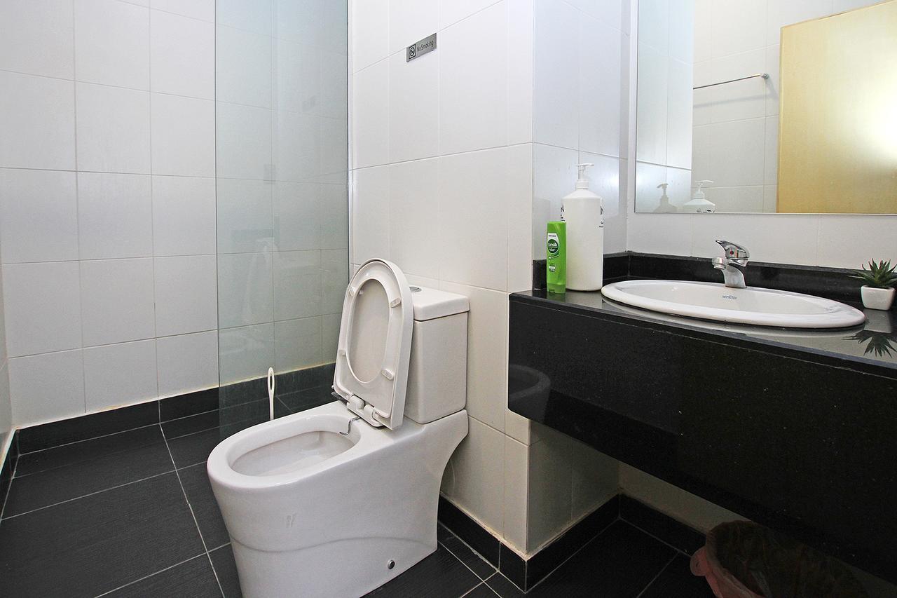 Bernard Holiday Home @ Imperial Suites Kuching Ngoại thất bức ảnh
